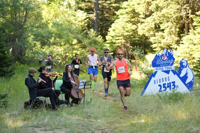 Uludağ'da 2 bin 200 koşucu, ‘Ultra Trail’ heyecanı yaşadı