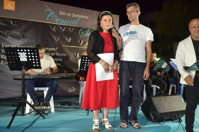 Şair Cemal Safi Akçay'da şiir ve şarkılarla anıldı