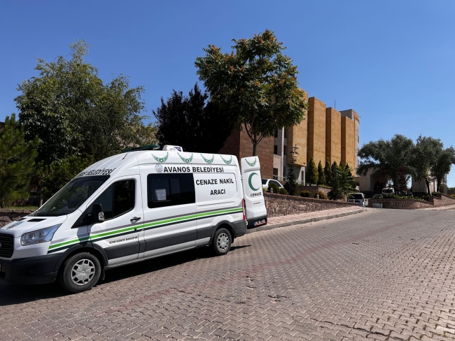 Boşanma aşamasındaki adam eşini ve kızını öldürdü