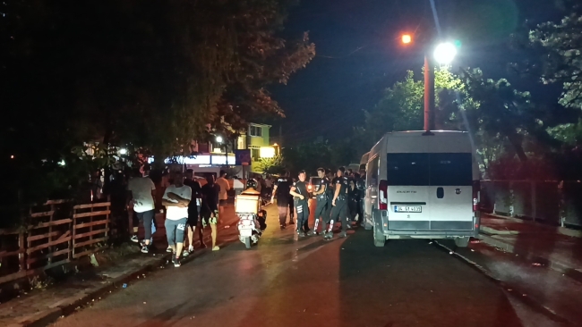 Oğlunu kaybeden acılı aile o eve saldırdı