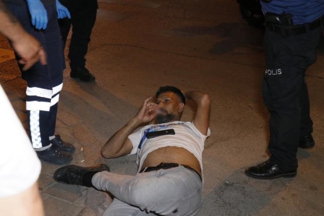 Saldırıya uğradı, kanlar içerisinde yatarken sigara içti