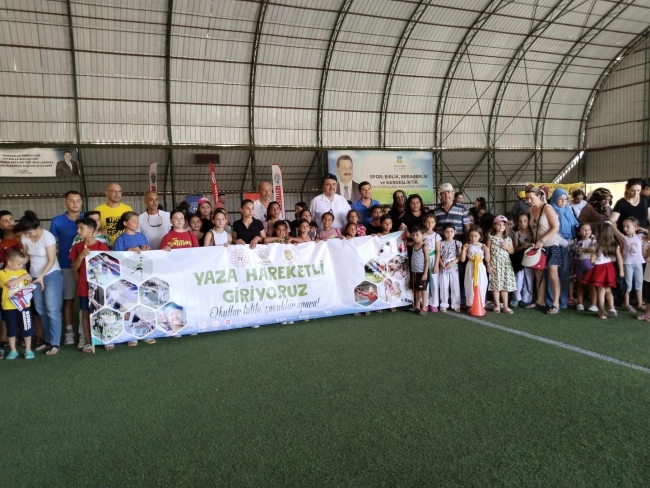 Havran'da yaz spor okullarında malzeme desteği