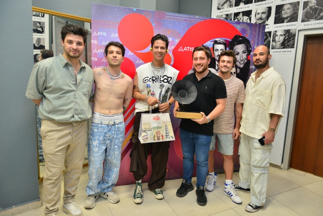 Gençler Madrigal’le coştu
