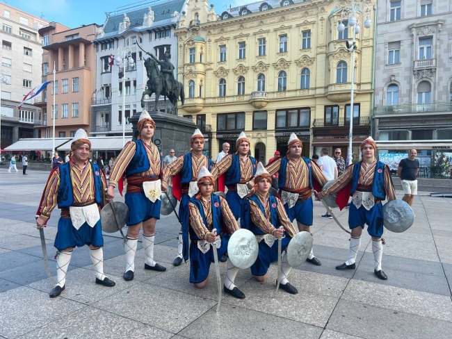 Kılıç kalkan Zagreb’te gönülleri fethetti