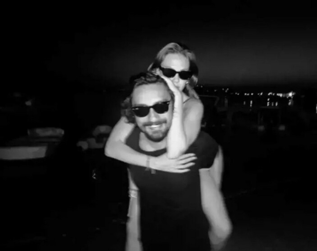 Umut Evirgen ve Alina Boz Yunanistan'a gitti