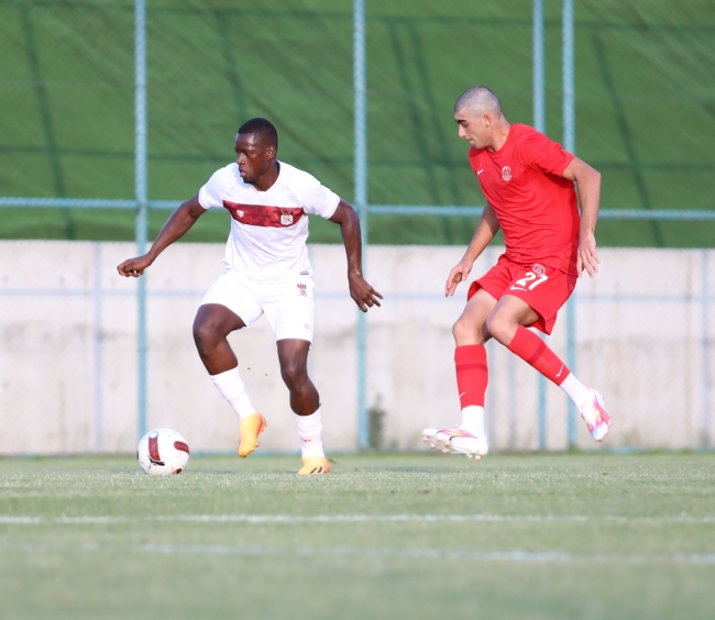 Sivasspor, Ümraniyespor maçından galip ayrıldı