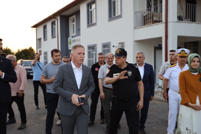 İstanbul Valisi Gül: "Yangın kısmen kontrol altında"