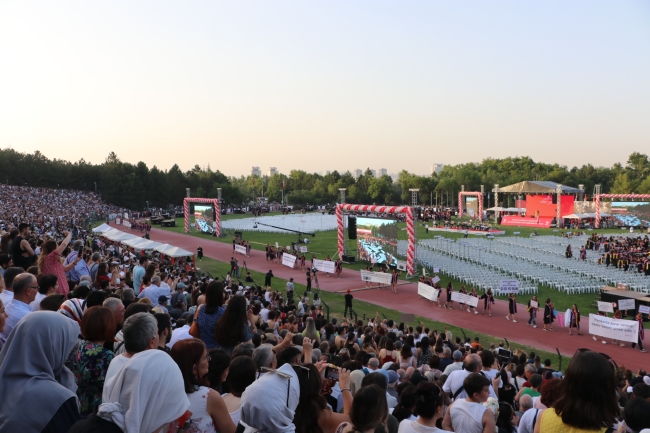 ODTÜ, 2022-2023 eğitim öğretim yılı mezunlarını verdi