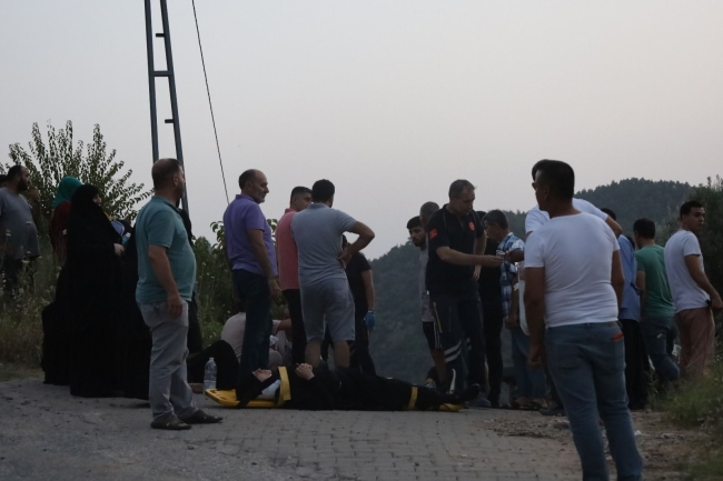 Manisa'da minibüs şarampole devrildi: 20 yaralı