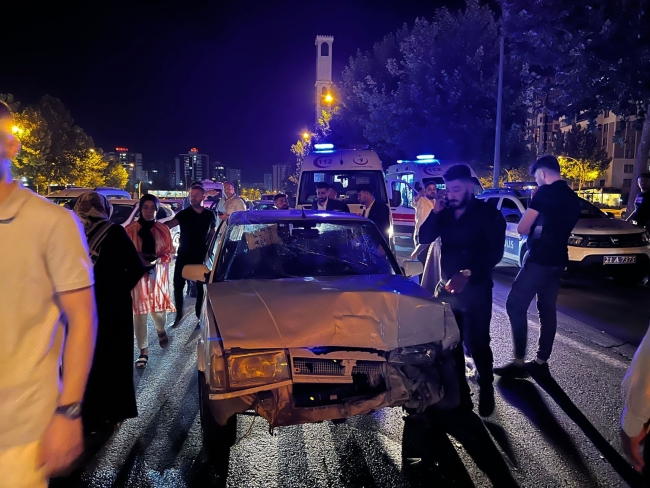 Düğün konvoyunda kaza: 3 yaralı