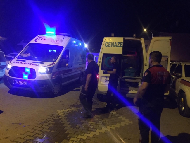 Arkadaşını kurtarmak isterken canından oldu