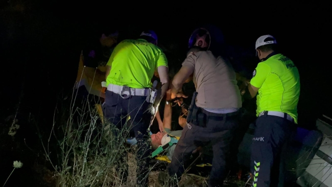 Bursa'da araçla takla atarak tarlaya uçtu