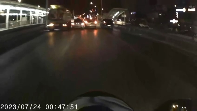 Bursa'da makas atarken kazadan kıl payı kurtuldu