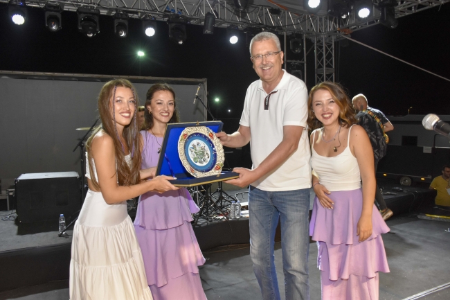 Samida, Karacabeylilere unutulmaz bir gece yaşattı
