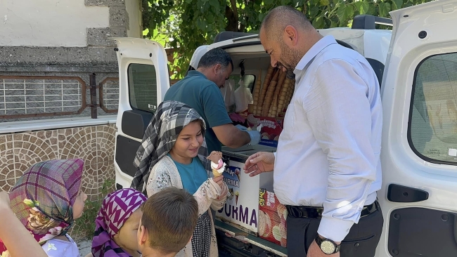 Kur'an kursu öğrencilerine dondurma ikramı