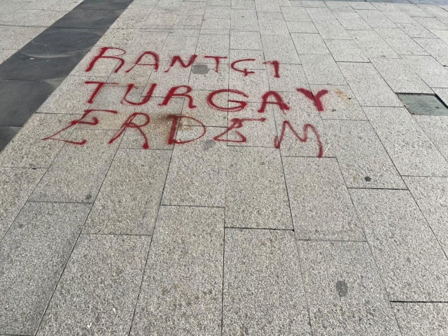 Nilüfer Belediye Başkanı Turgay Erdem'e çirkin saldırı!
