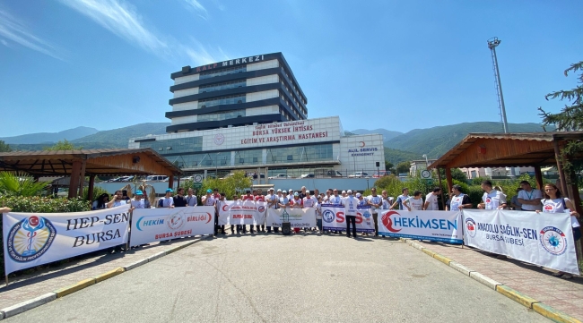 Bursa'da sağlık çalışanları iş bıraktı!