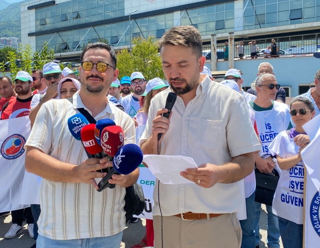 Bursa'da sağlık çalışanları iş bıraktı!