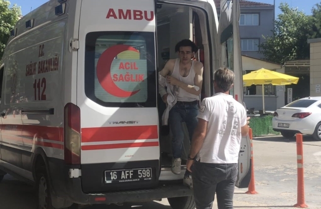 Yolcu otobüsü TIR'a çarptı: 2 yaralı