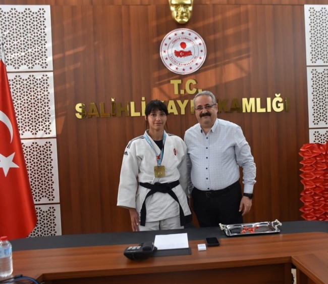 Kaymakam Sağlam’dan, şampiyon judoculara altın