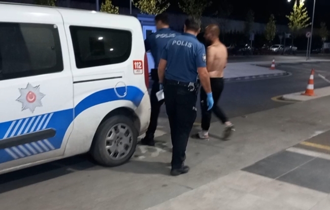 Babasına sinirlenip minibüsü yaktı