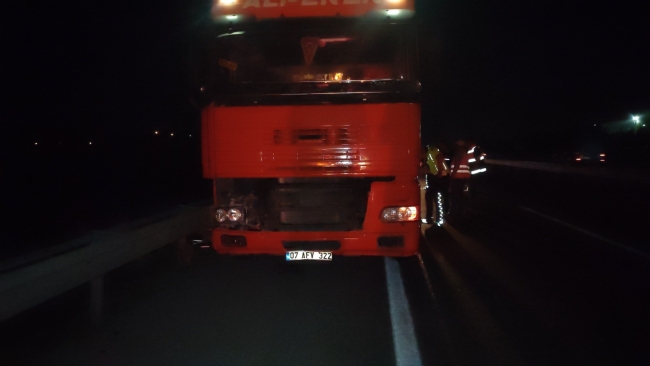 Bursa'da TIR ile bariyer arasına sıkışarak can verdi
