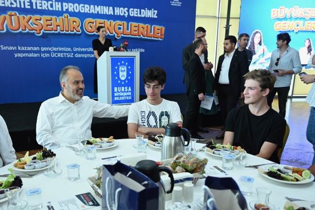 Başkan Aktaş'tan öğrencilere tam destek!