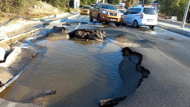 Bodrum'da cadde suyla doldu