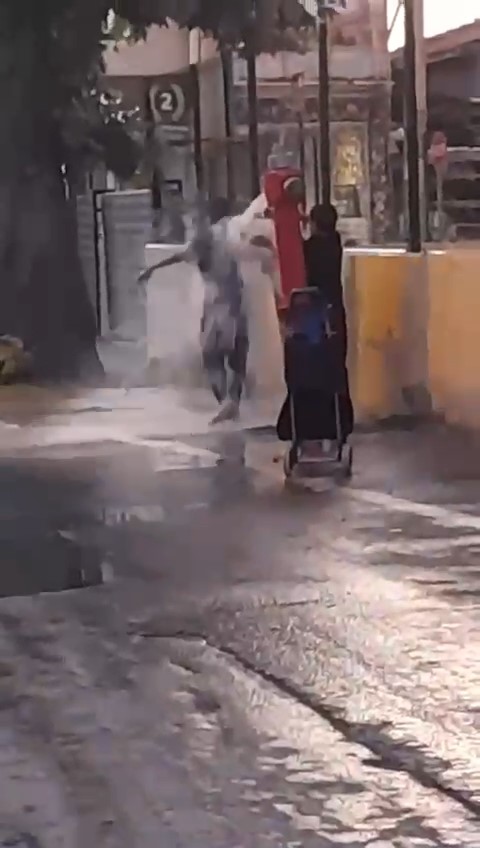 Bunaltan sıcaklarda böyle serinlediler