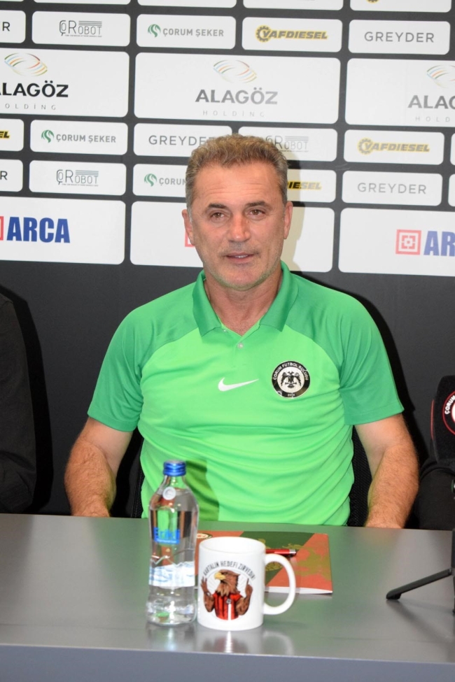 Ahlatcı Çorum FK Teknik Direktörü Tahsin Tam basınla buluştu