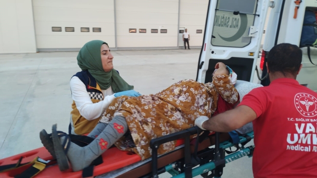 Hamile kadın helikopterle hastaneye ulaştırıldı