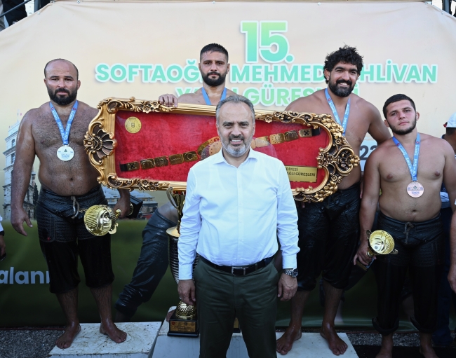 Bursa'da Başpehlivan Serhat Gökmen oldu