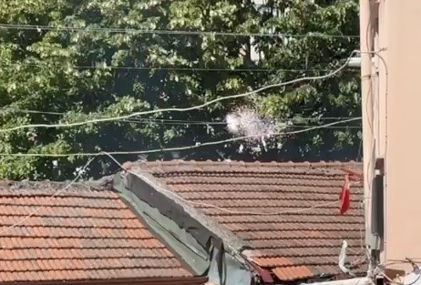 Elektrik tellerindeki patlama vatandaşları korku dolu anlar yaşattı