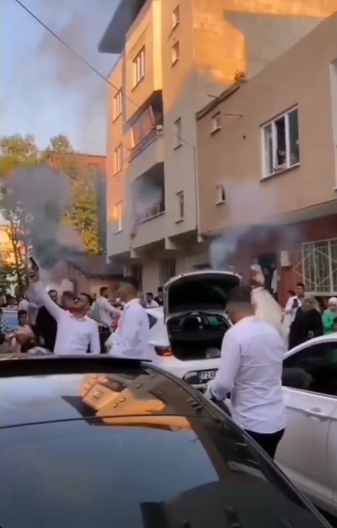 Bursa'da düğün magandaları arka arkaya ateş açtı!