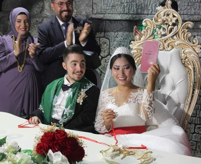 Filipinler'den aşkının peşinde Türkiye'ye geldi