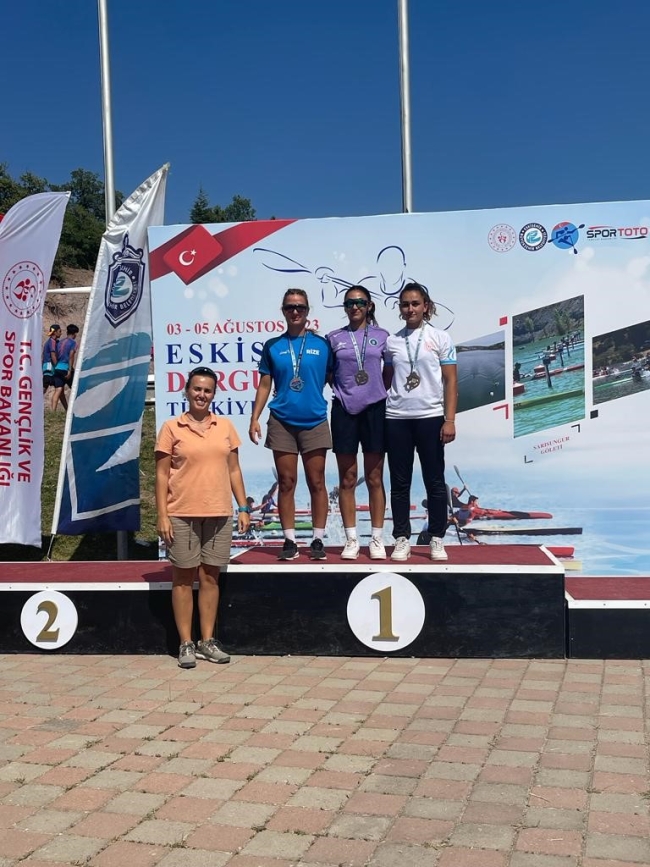 Bursa'lı kanoculardan 33 madalya 3 kupa