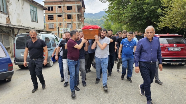 Depremde can kurtardı, göçükte yaşamını yitirdi