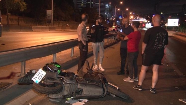 E-5'te 2 araç ve 1 motosiklet kazaya karıştı