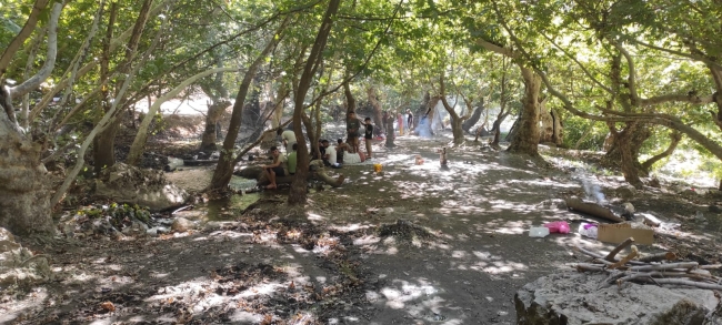 Bunaltıcı sıcaklıkta serinlemek isteyen vatandaşlar dere yataklarına akın ediyor