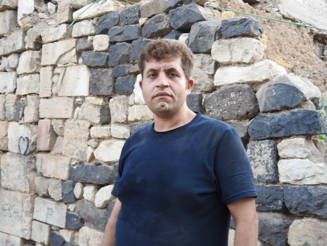 Kilis'te ağır hasarlı binanın duvarı çöktü