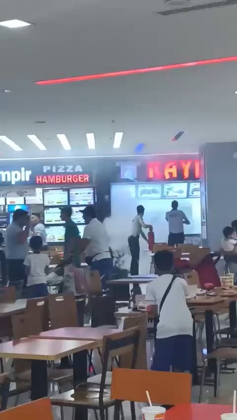 Bursa Kent Meydanı AVM'de yangın!