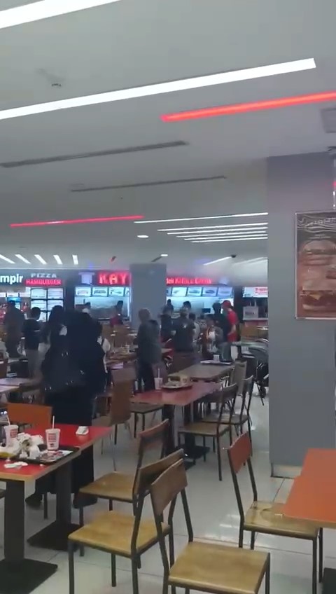 Bursa Kent Meydanı AVM'de yangın!