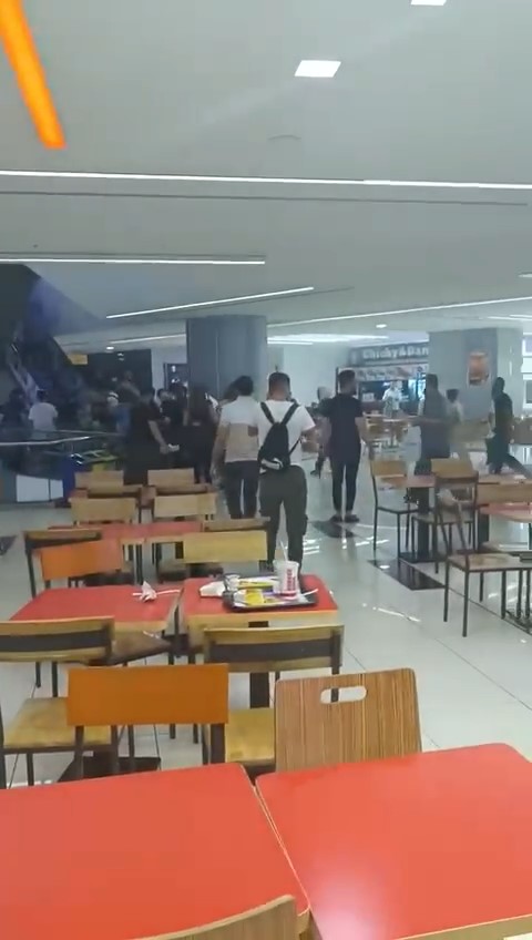 Bursa Kent Meydanı AVM'de yangın!