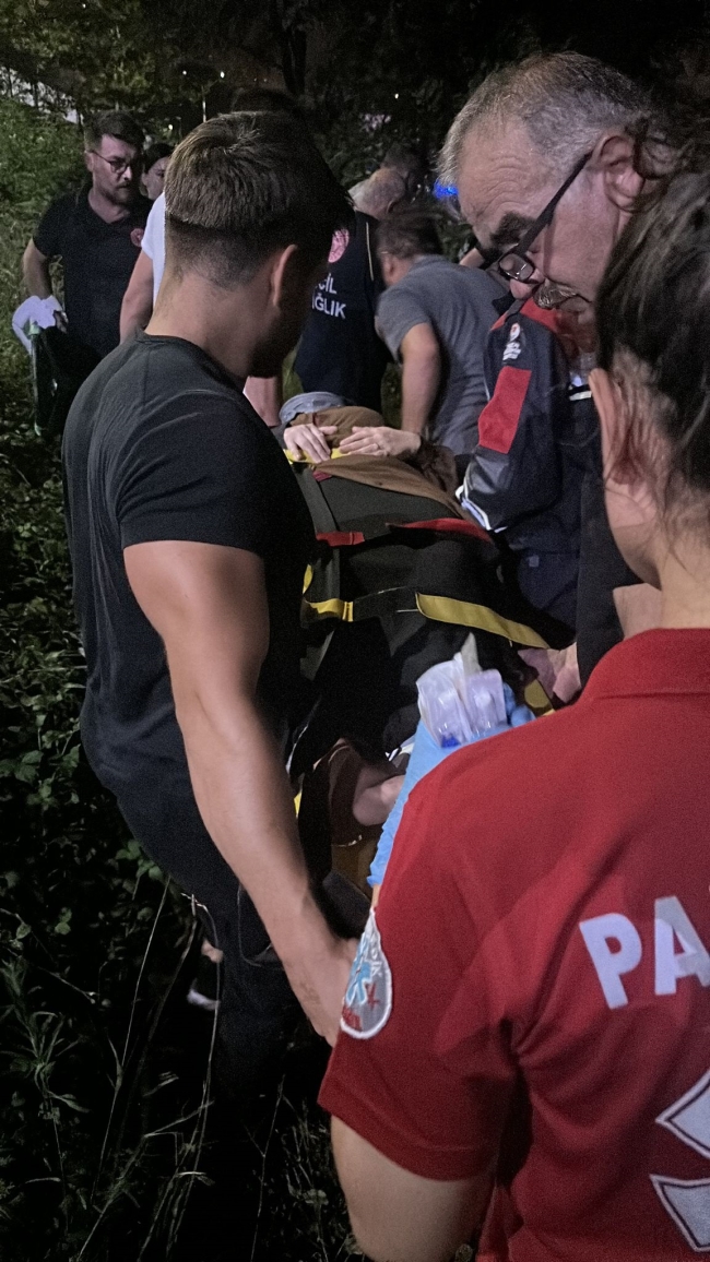 Trabzon'da otomobil köprüden uçtu! 5 yaralı