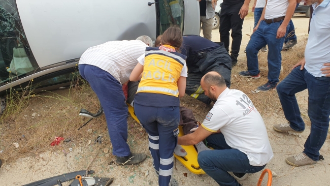 Bursa'da iki araç çarpıştı 5 kişi yaralandı