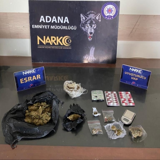 Uyuşturucu tacirleri berberde yakalandı