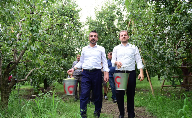Başkan Tanır ve Milletvekili Kılıç, tarım işçilerine moral verdi