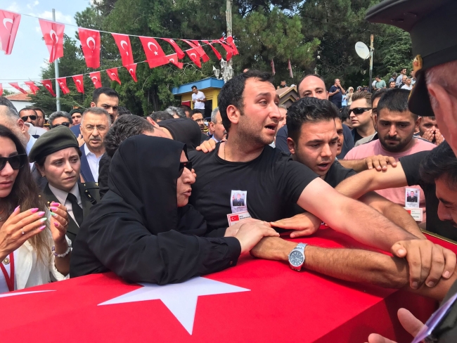Ankara şehidini son yolculuğuna uğurladı