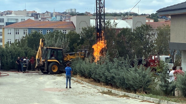 Doğal gaz borusu patladı felaketten dönüldü