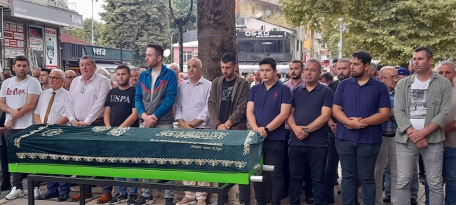 Beden eğitim öğretmeni defnedildi